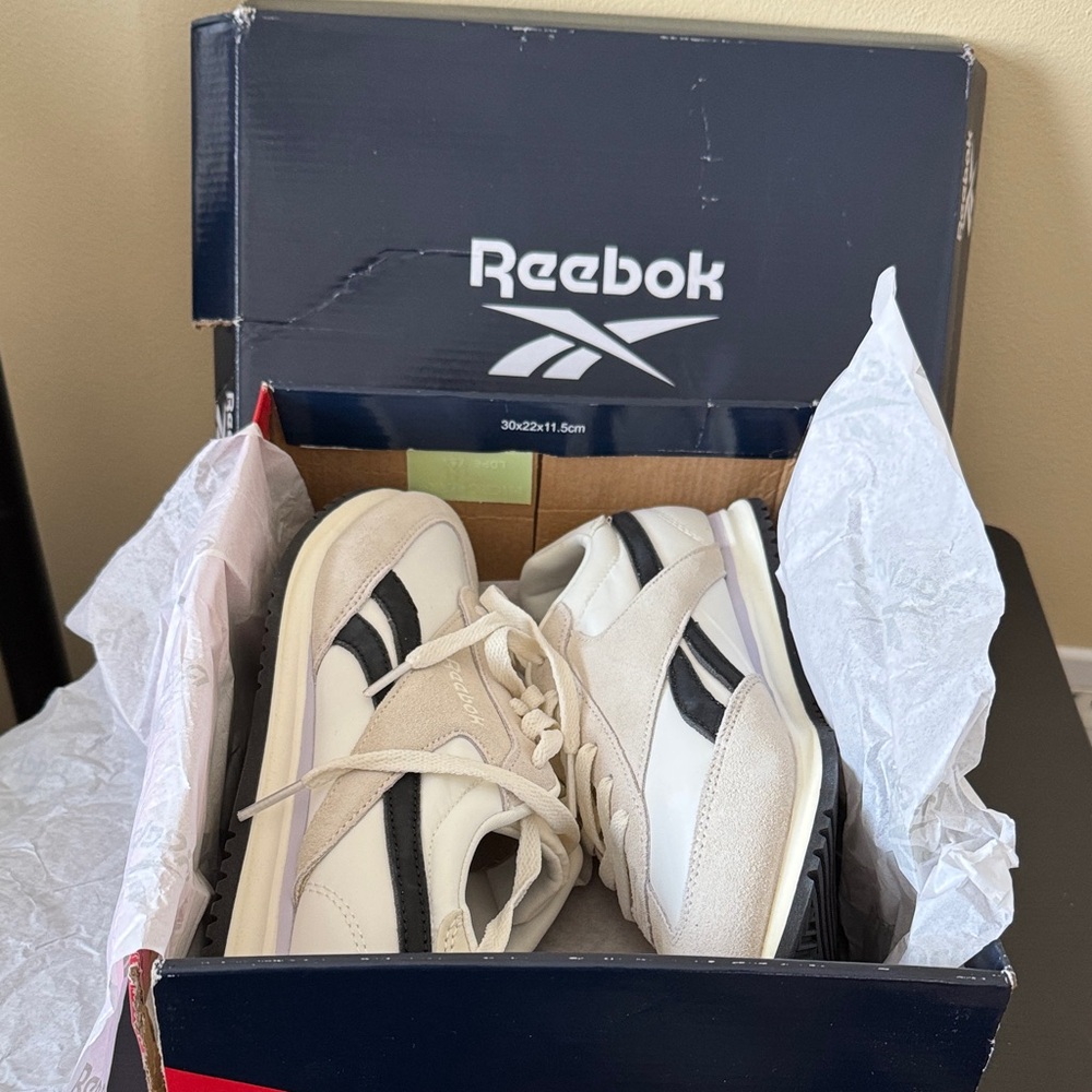 Reebok Women’s White and Black Sneakers Retro Comfortable Neutral - Picture 6 of 7